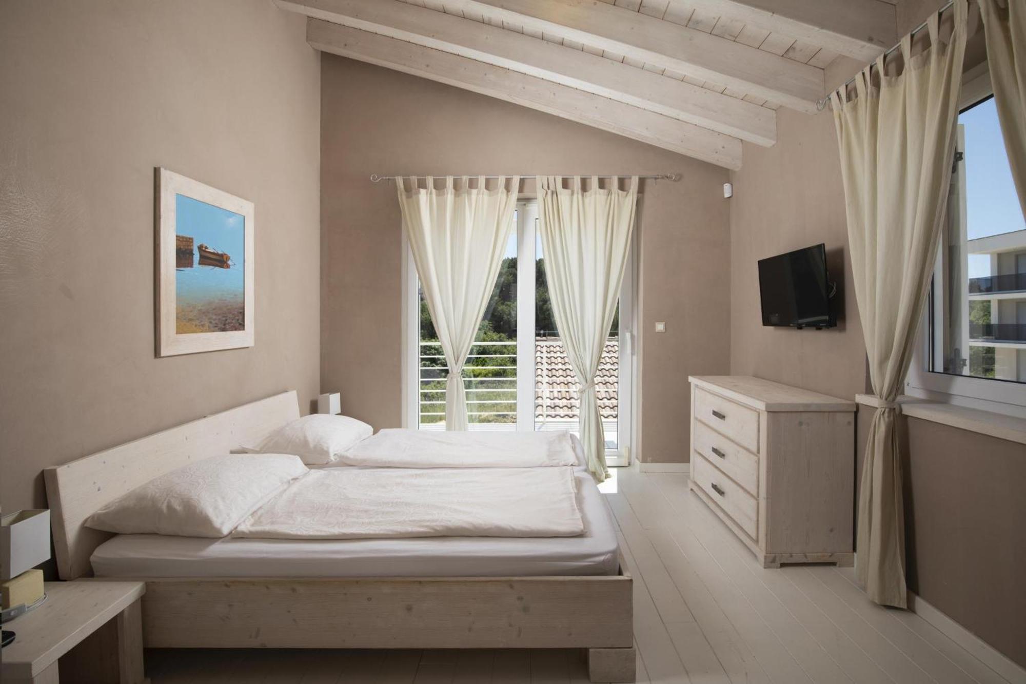 Villa Bella - Beautiful And Modern House With Pool, Souna, Jacuzzi & Playground, Liznjan - Istra Extérieur photo