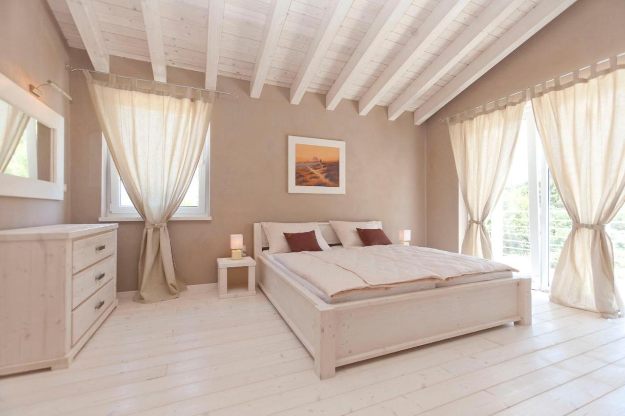 Villa Bella - Beautiful And Modern House With Pool, Souna, Jacuzzi & Playground, Liznjan - Istra Extérieur photo
